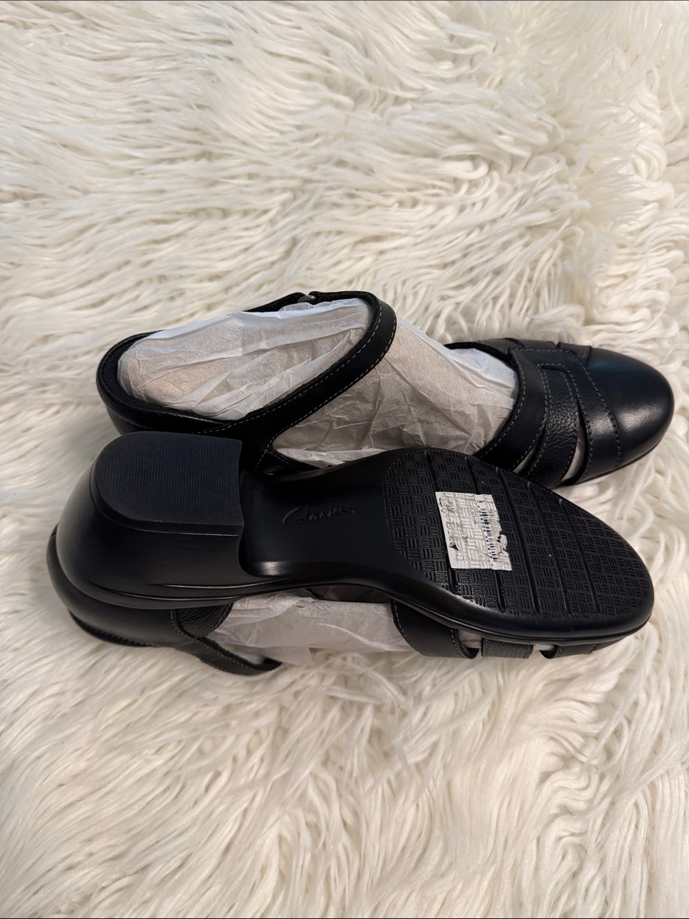 Clarks Black Low Heel Mary Jane Pumps size 8.5 BNWOT see all photos - Picture 7 of 8